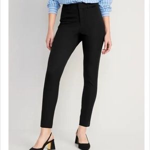 Old Navy Pixie High Rise Ankle - Size 4 - Black - NWT!